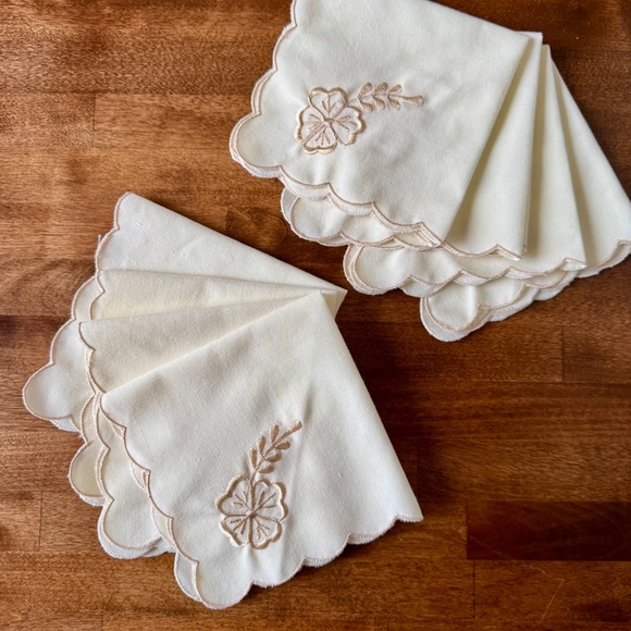 Vintage Linen Napkins - Picture 5 of 5